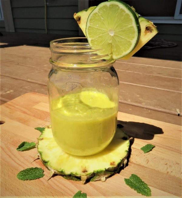 refreshing-protein-tropical-smoothie:-pineapple-&-mint