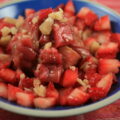 compote-de-rhubarbe-sur-salsa-de-fraises